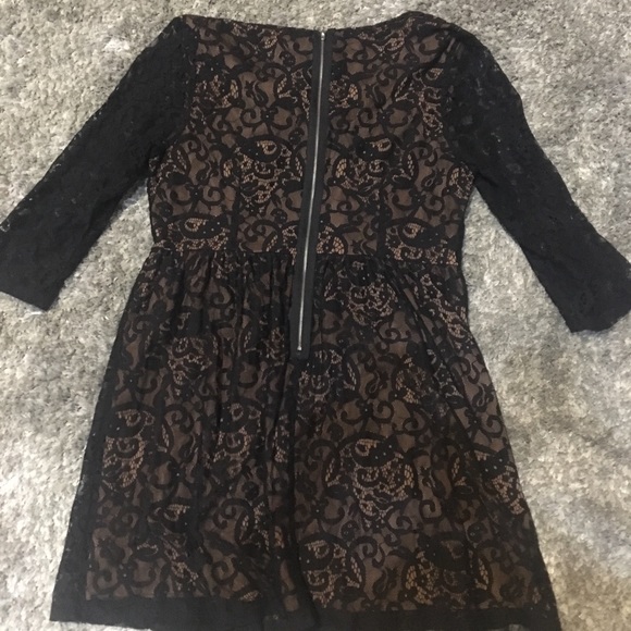 Black lace dress - Picture 3 of 3